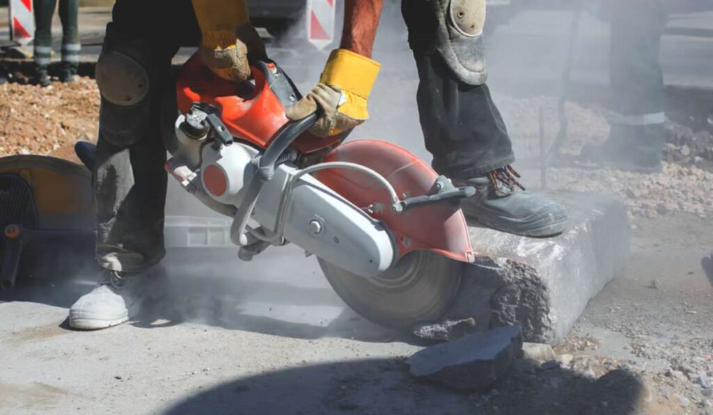 Louer une tronçonneuse à béton : à quel tarif journalier ?