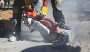 Louer une tronçonneuse à béton : à quel tarif journalier ?